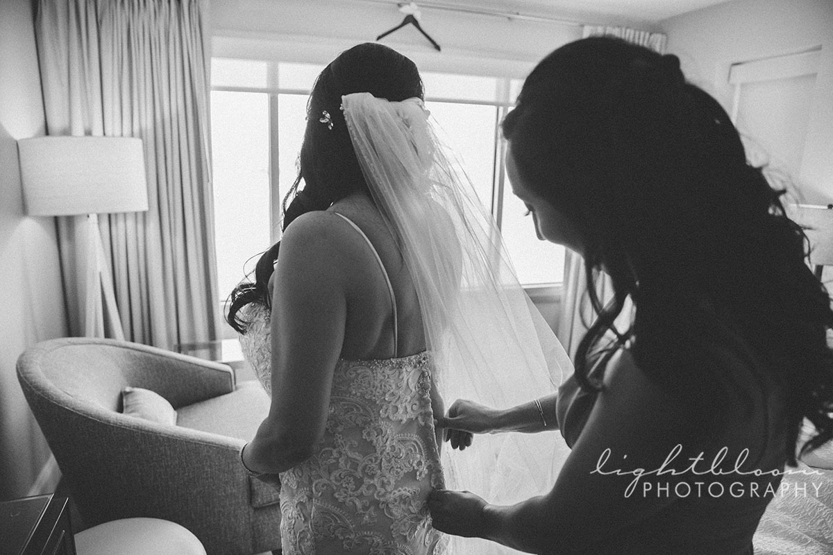 Bluewater Grill Airlie Gardens Wedding Photographer