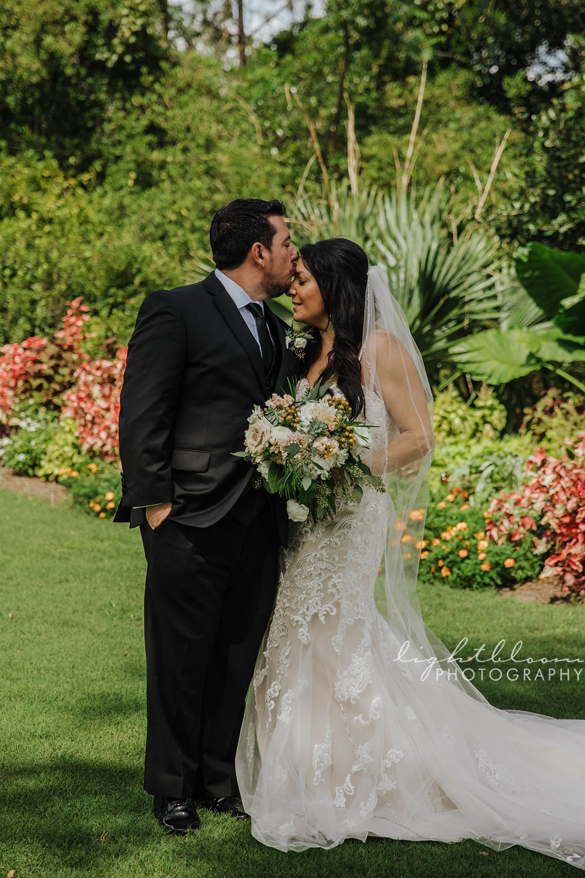 Bluewater Grill Airlie Gardens Wedding Photographer