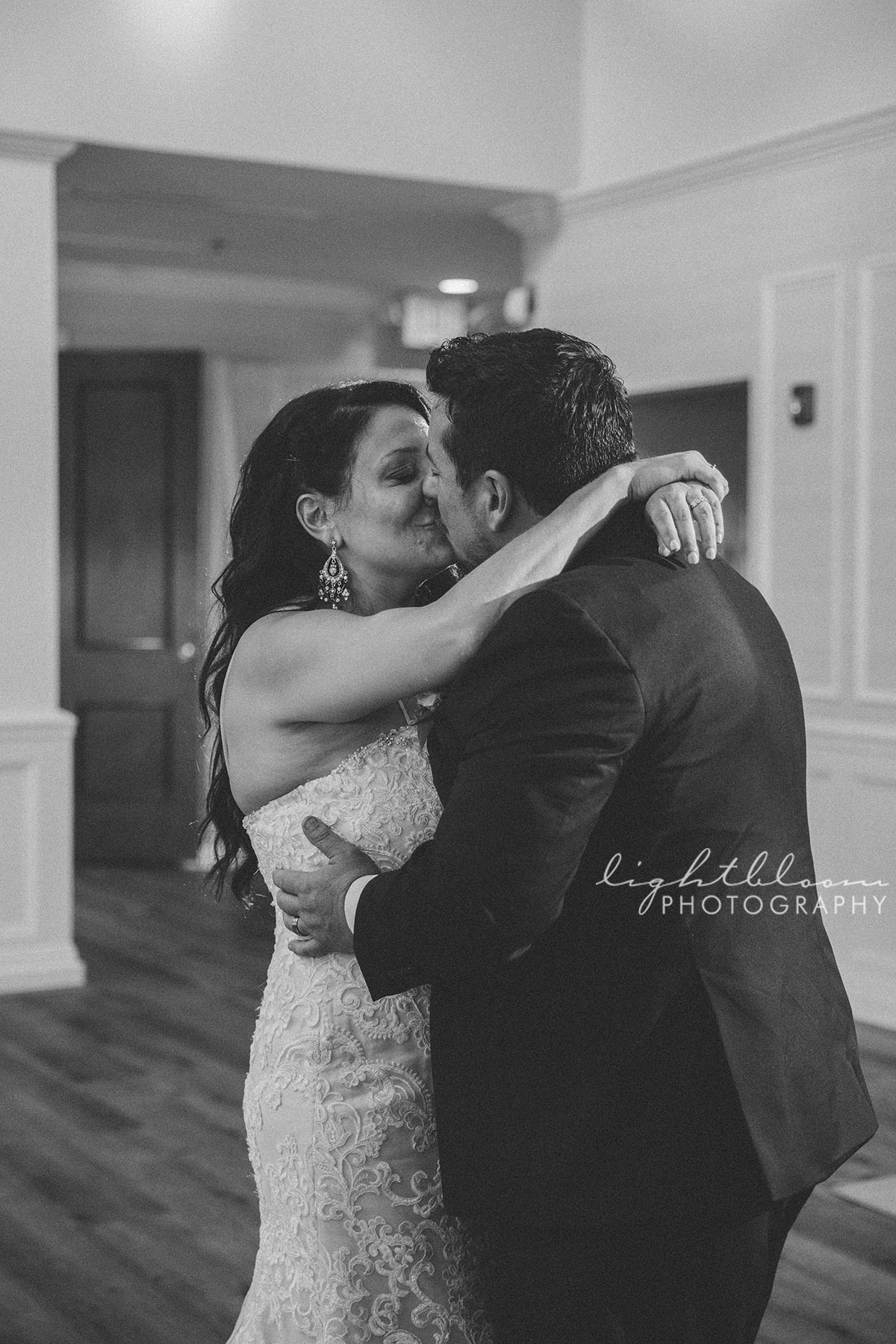 Bluewater Grill Airlie Gardens Wedding Photographer