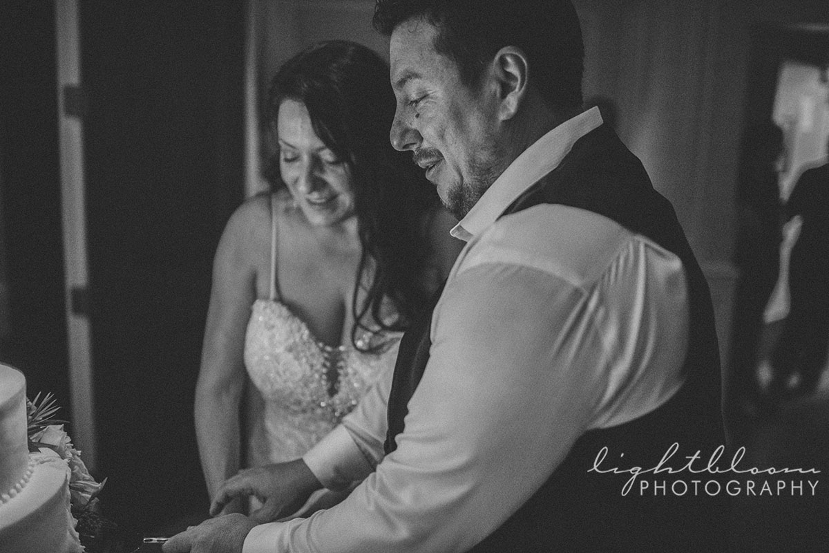 Bluewater Grill Airlie Gardens Wedding Photographer
